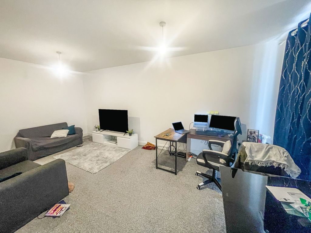 Property photo 2 of 5