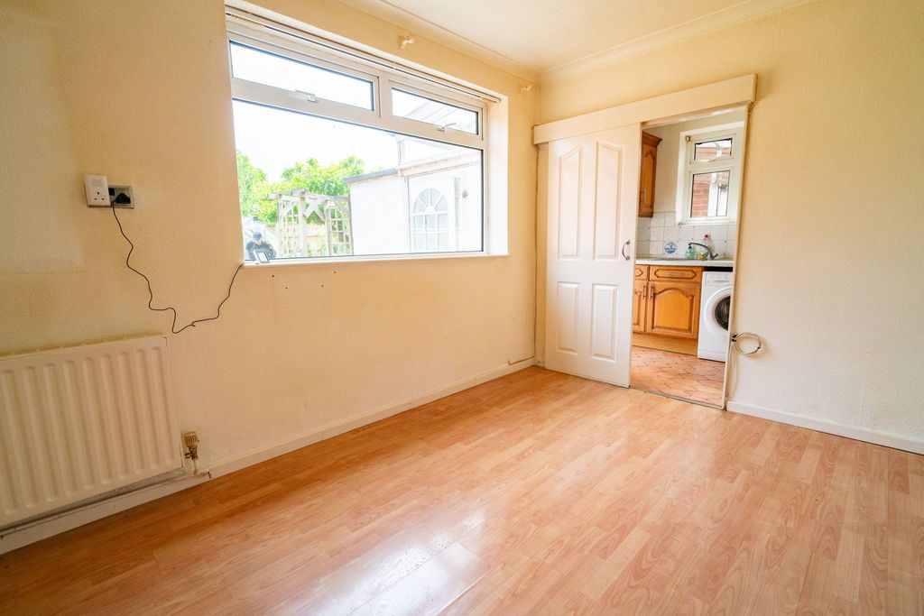 Property photo 3 of 22