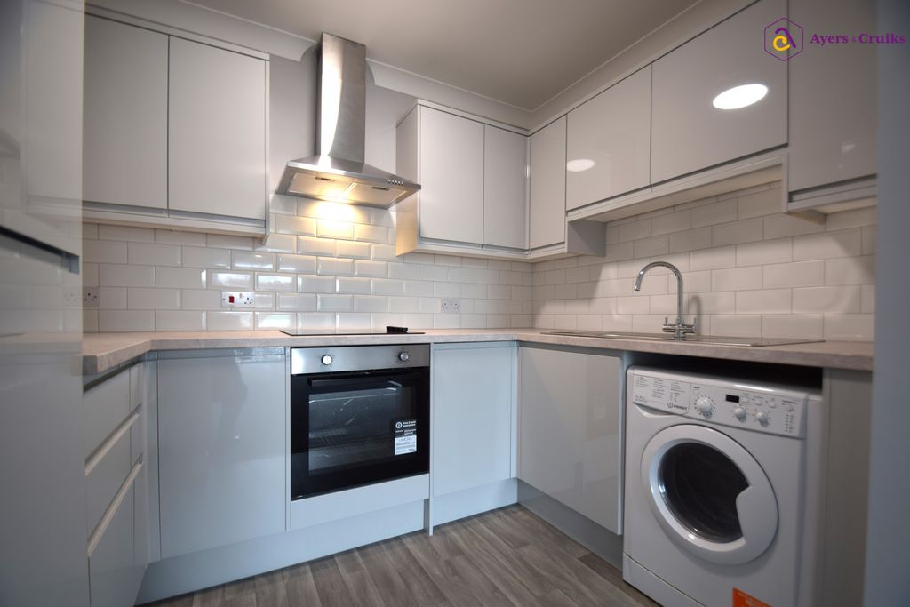 Property photo 2 of 5 Kitchen