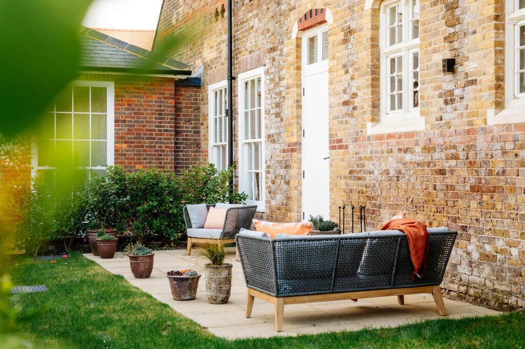 Property photo 2 of 26