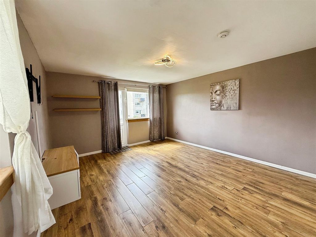 Property photo 2 of 16 4E8F27c2-E-401A-8F38-163Ea0E3B41C-5640-0000010B4Df