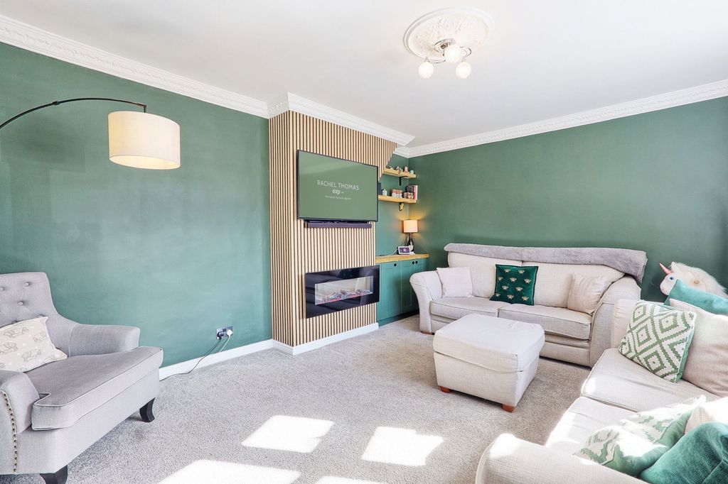 Property photo 2 of 38