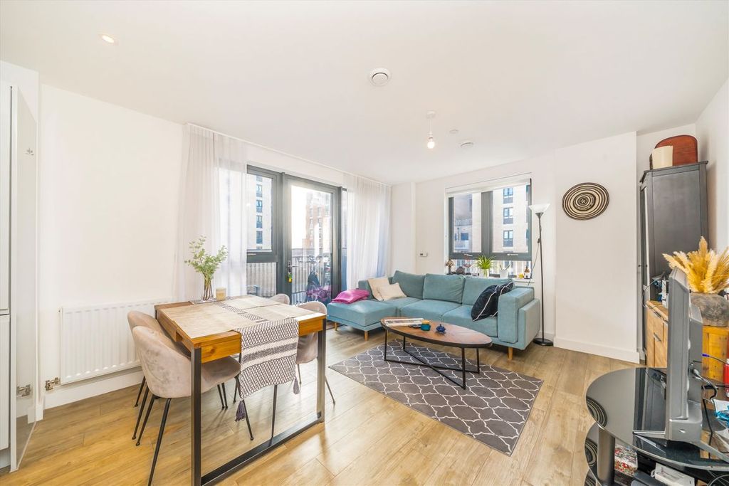 Property photo 3 of 8