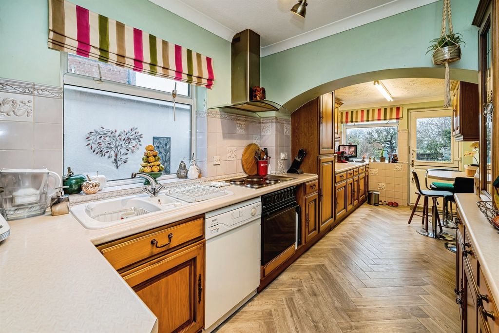 Property photo 2 of 15