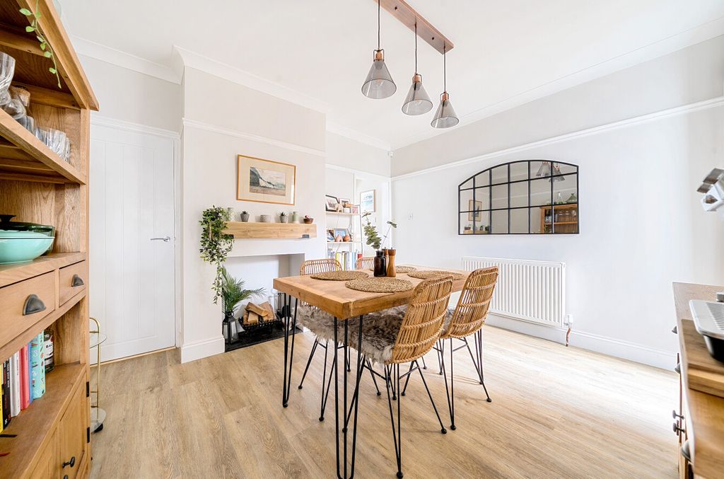 Property photo 3 of 11 1375376-16-6908B5...