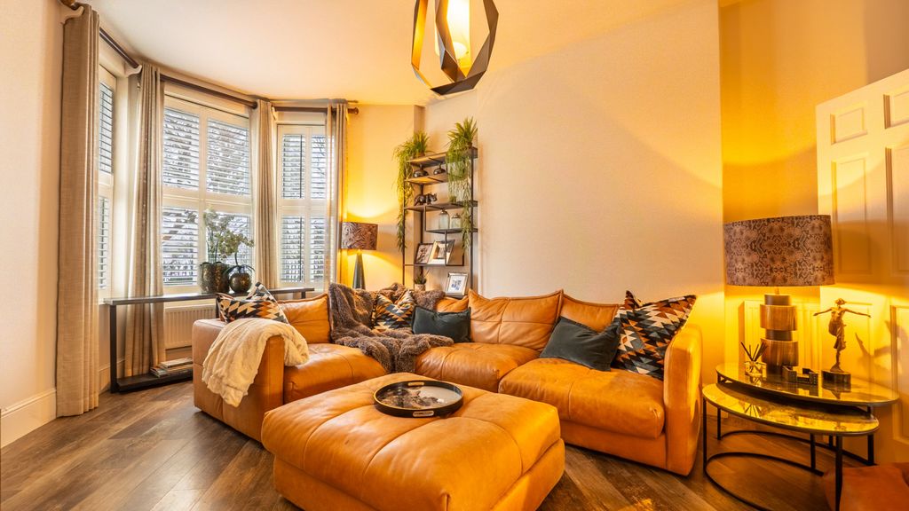 Property photo 2 of 21