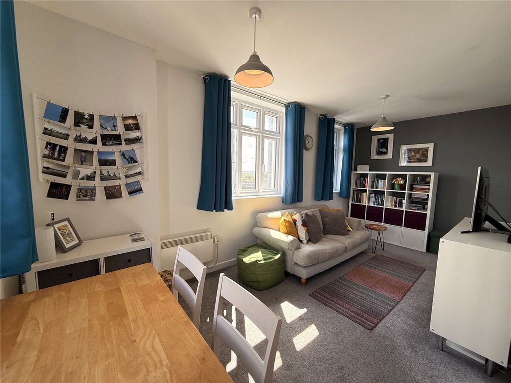 Property photo 1 of 10 Picture No. 04