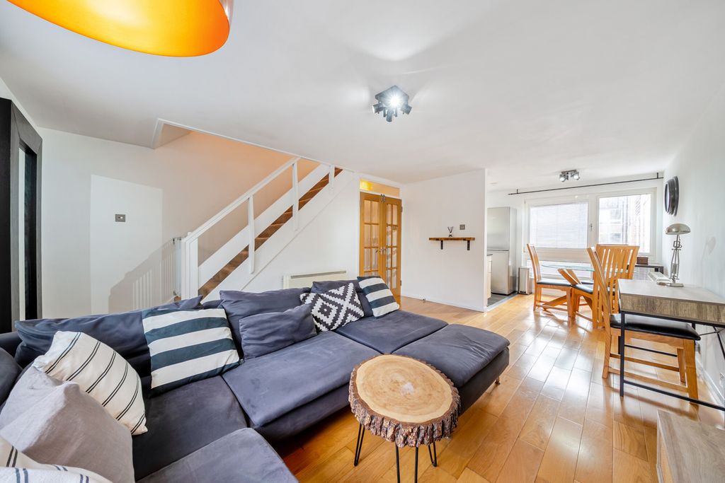 Property photo 2 of 20 1434338-12-69c11E...