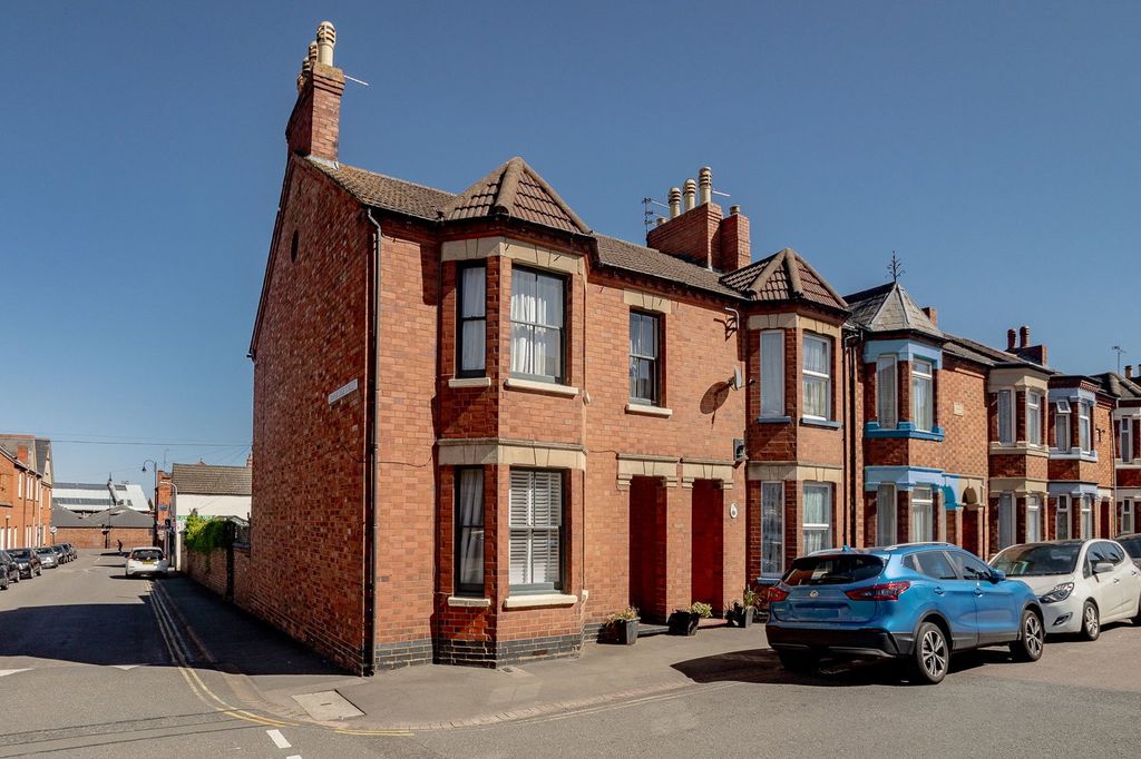 Property photo 1 of 24