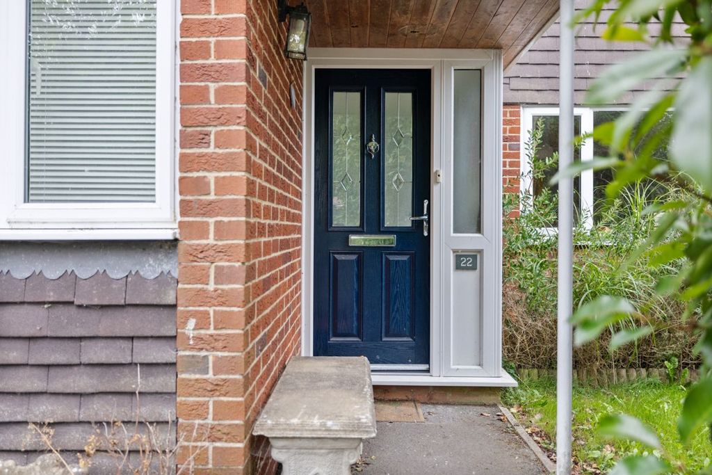 Property photo 2 of 27