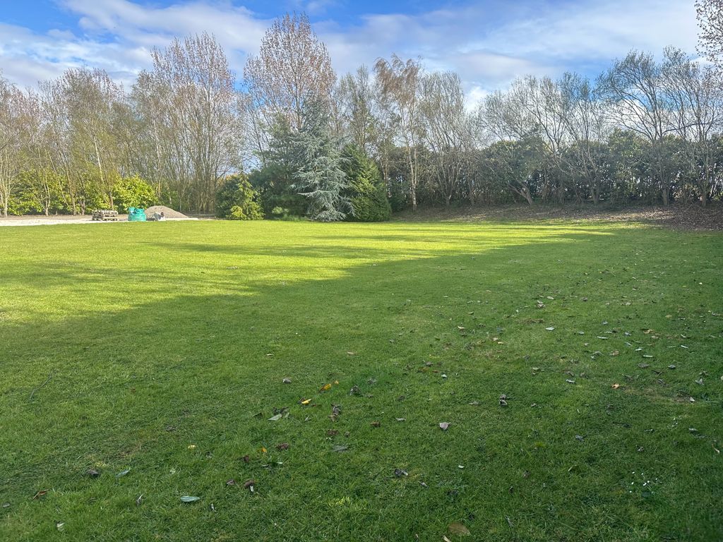 Property photo 2 of 5