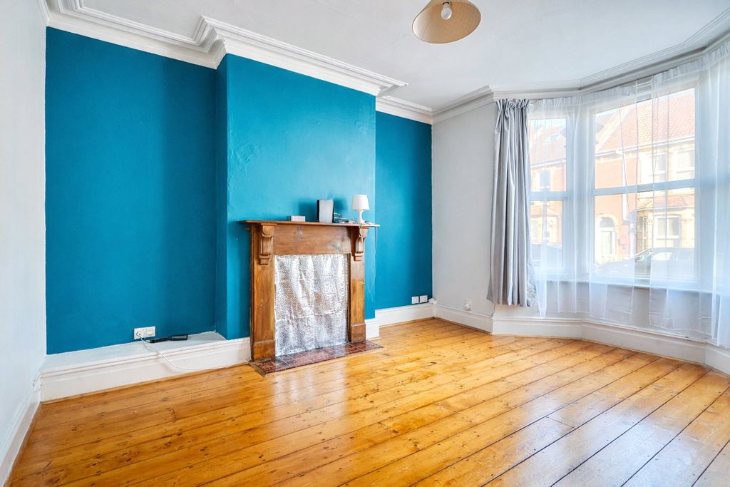 Property photo 3 of 14 Picture No. 24