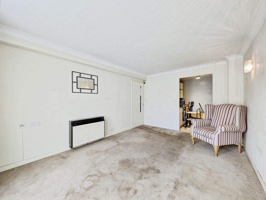 Property photo 3 of 9 Living Room