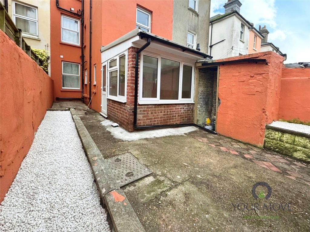 Property photo 2 of 11 Picture No. 14