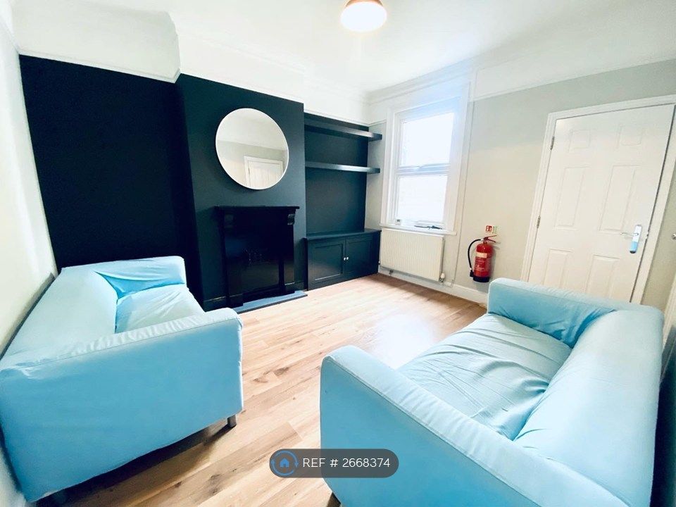 Property photo 2 of 27