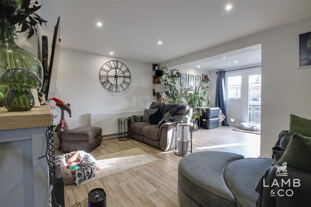 Property photo 2 of 15