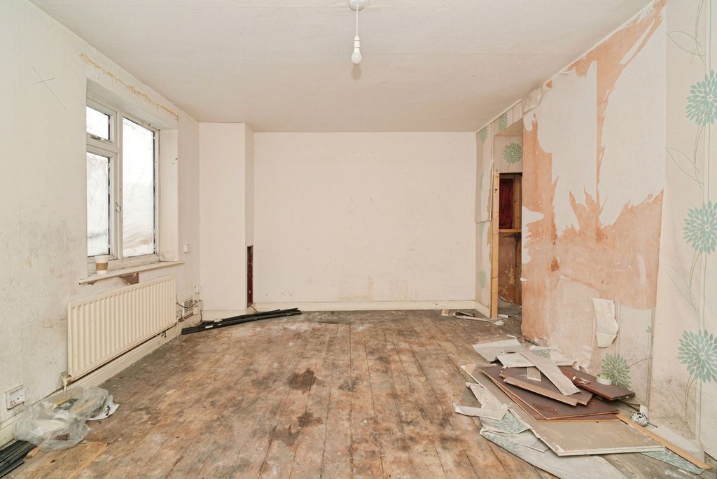 Property photo 3 of 20 Lounge/ Diner