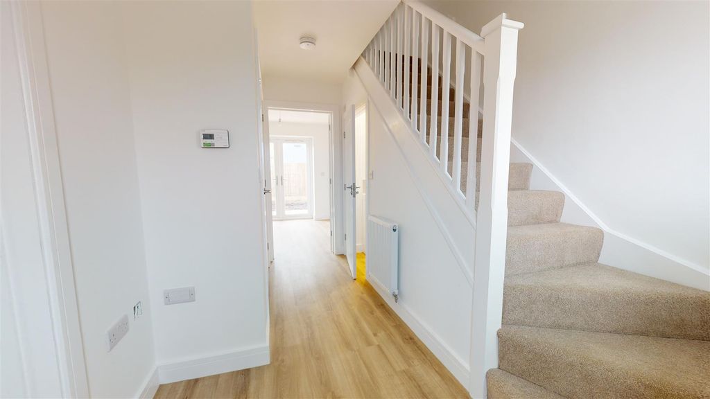 Property photo 2 of 14 Hallway.Jpg