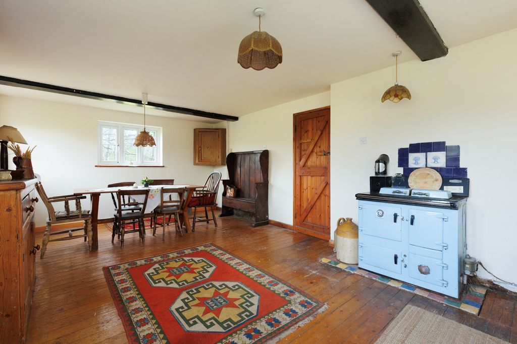 Property photo 3 of 22 4882545