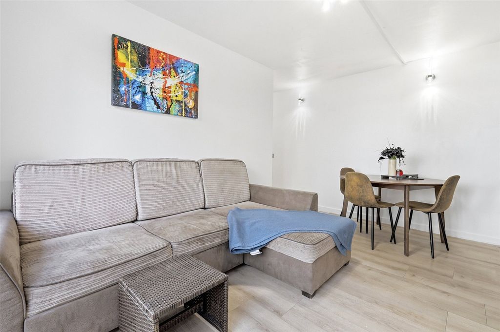 Property photo 3 of 16 Picture No. 12