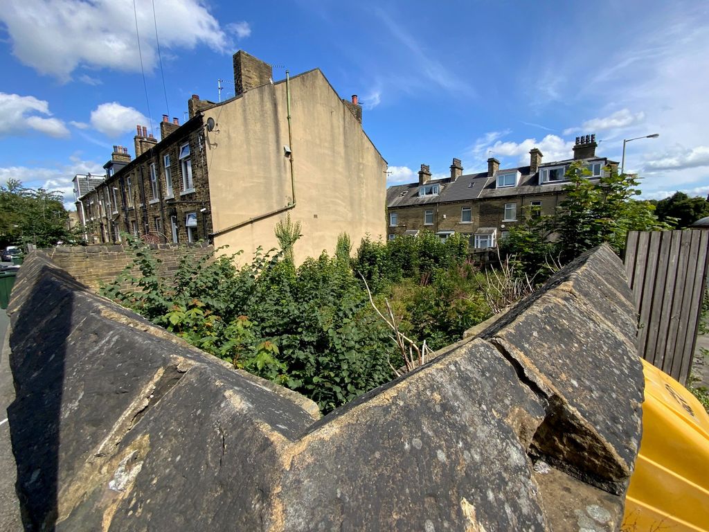 Property photo 2 of 3