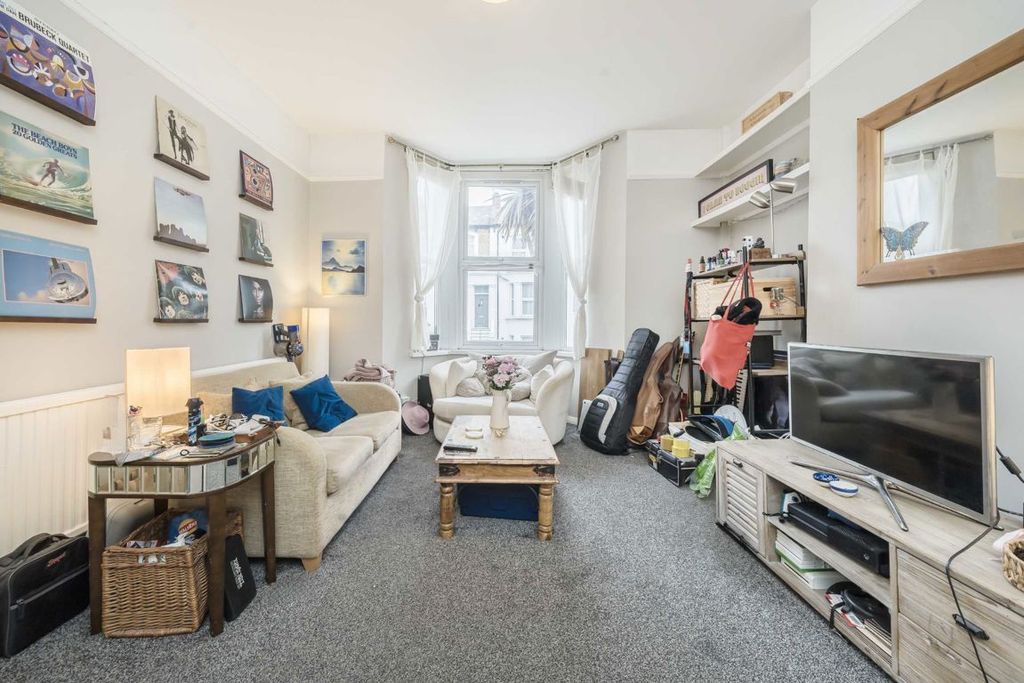 Property photo 3 of 4