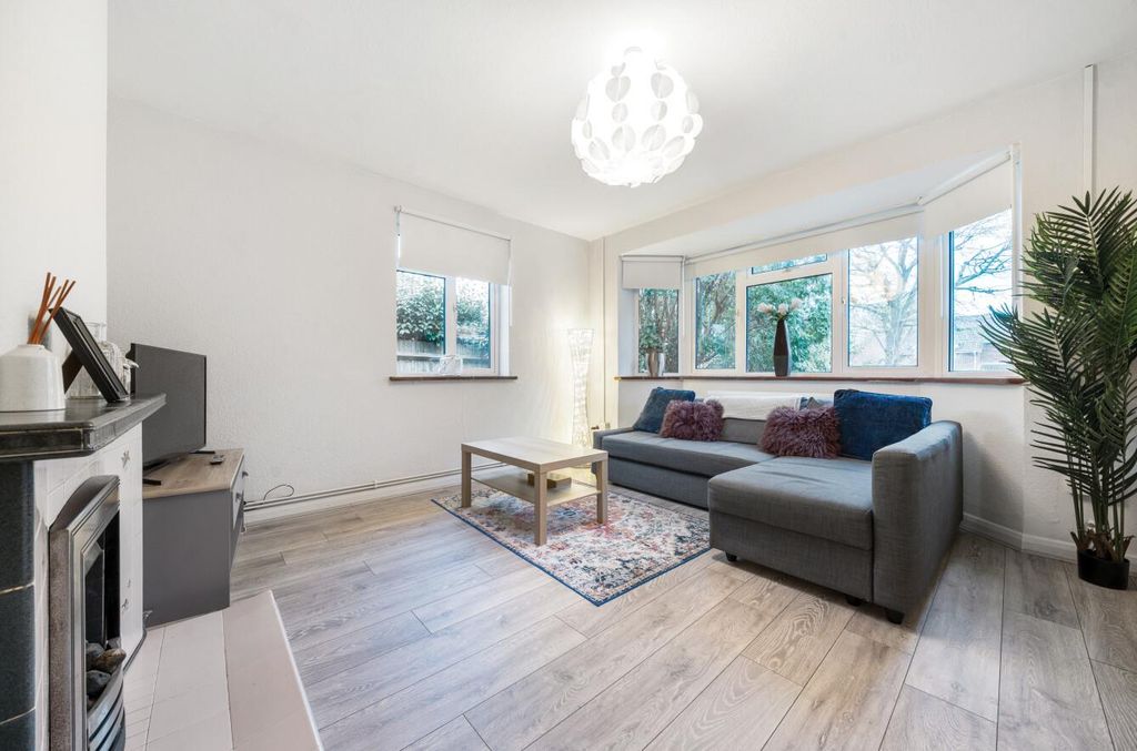 Property photo 2 of 19
