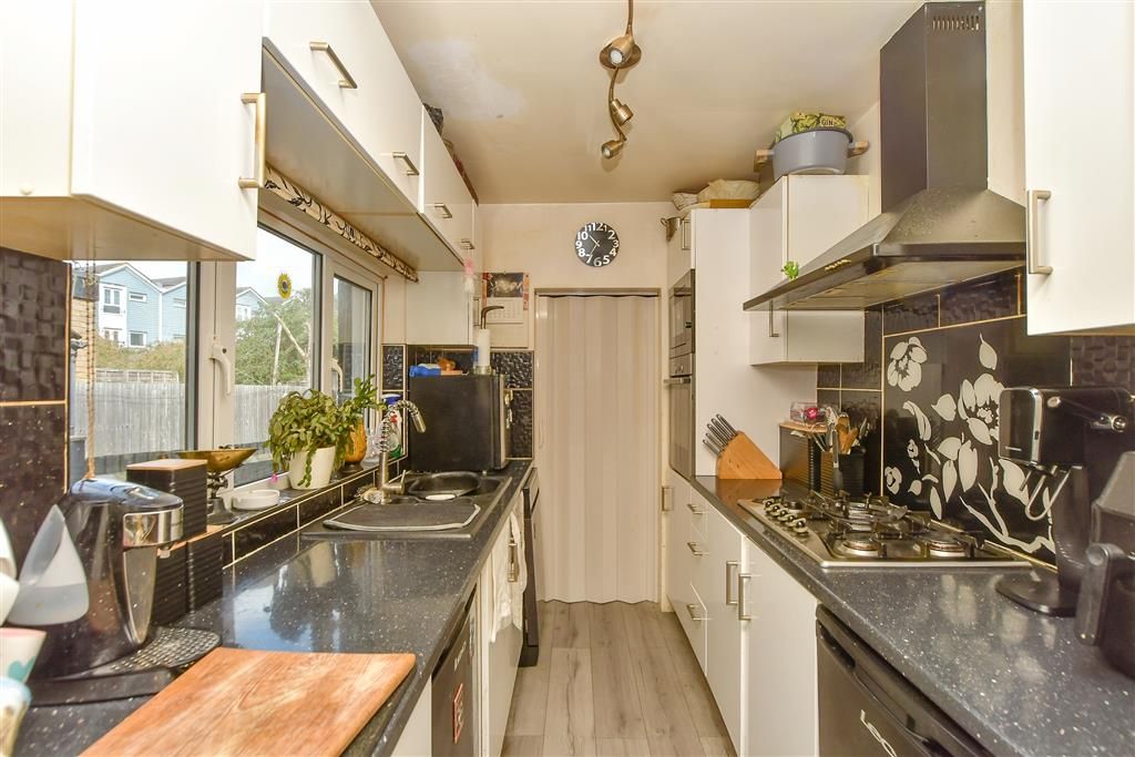 Property photo 1 of 8 Kitchen