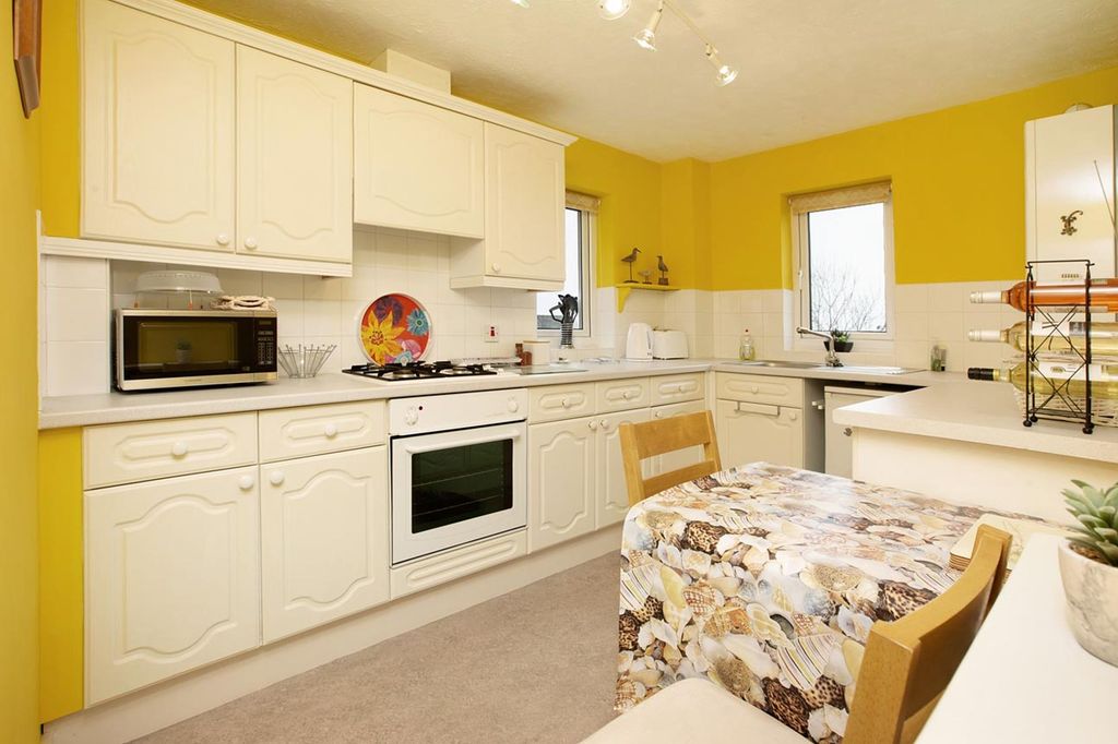 Property photo 3 of 13