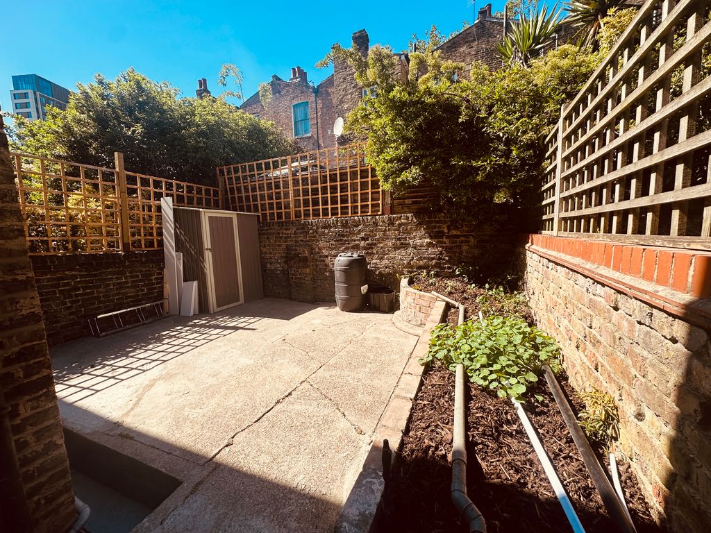 Property photo 2 of 18