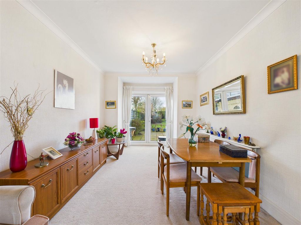 Property photo 3 of 11 Cam05193G0-Pr0088-Still006.Jpg