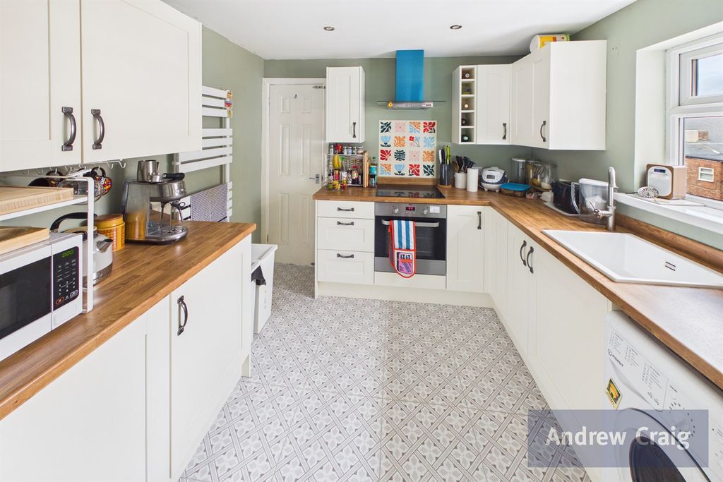 Property photo 2 of 13 Kitchen