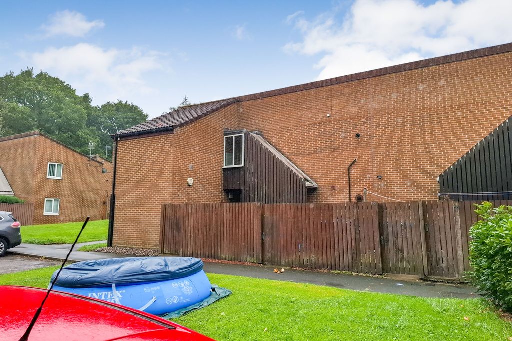 Property photo 2 of 13 72 Manor Wood, Coulby Newham, Middlesbrough, Cleveland, Ts8 0Rn