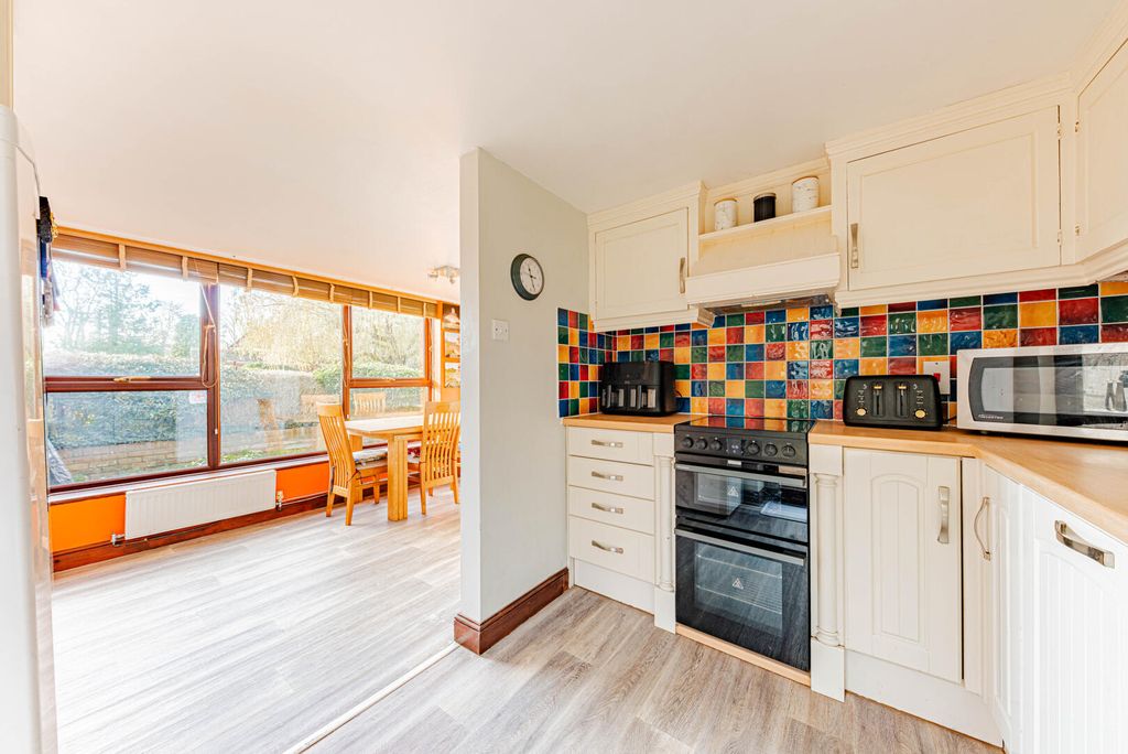 Property photo 3 of 21 Kitchen