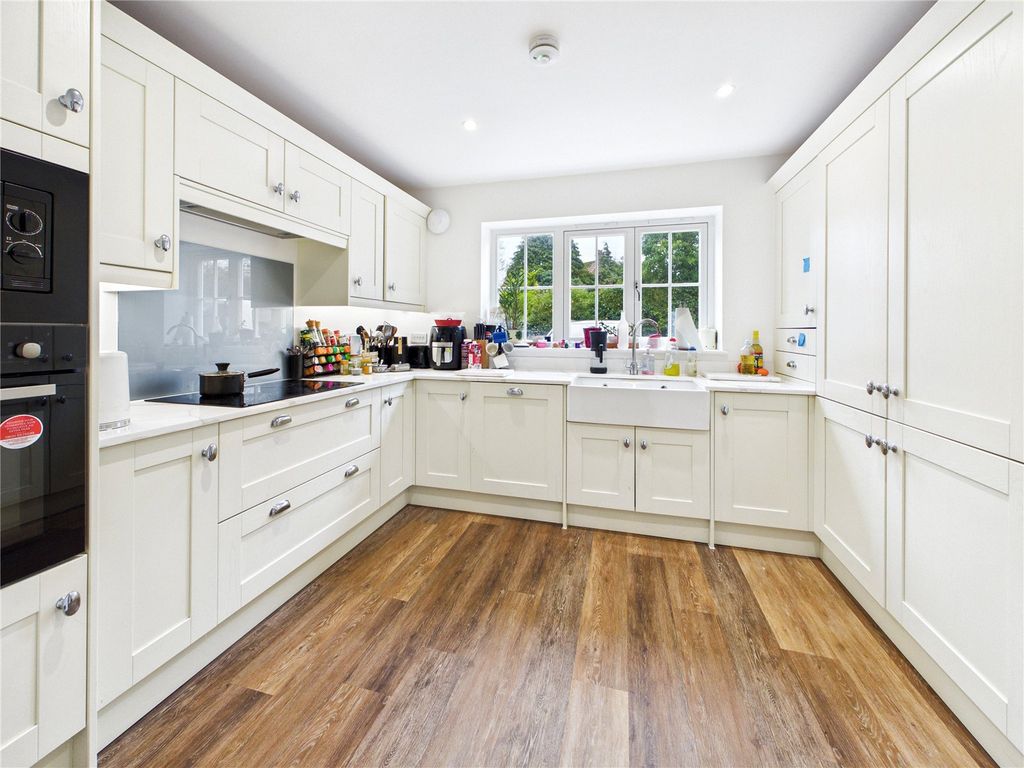 Property photo 2 of 16 Picture No. 05