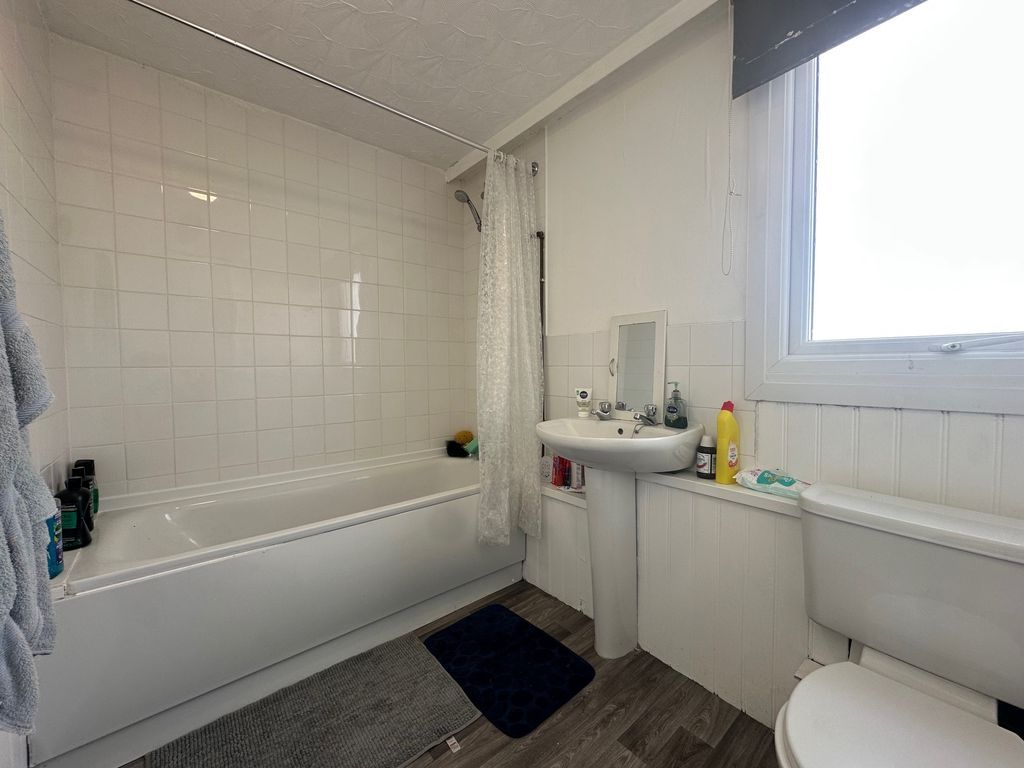 Property photo 3 of 6 Photo 1