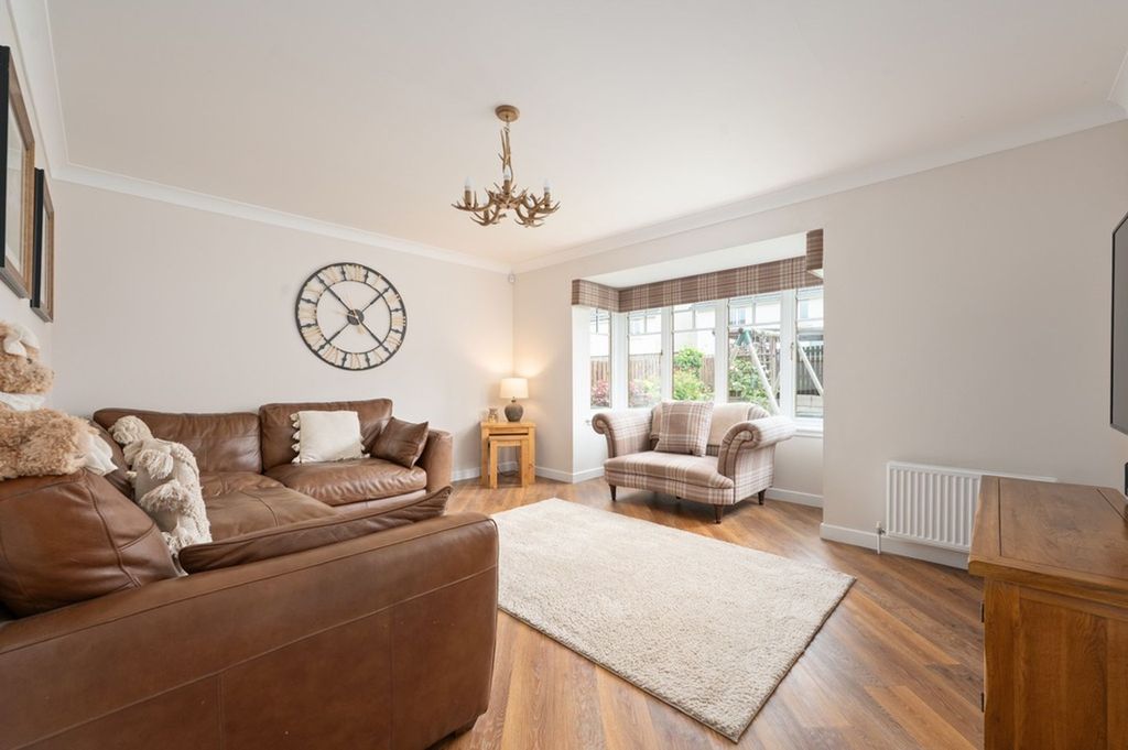 Property photo 2 of 26
