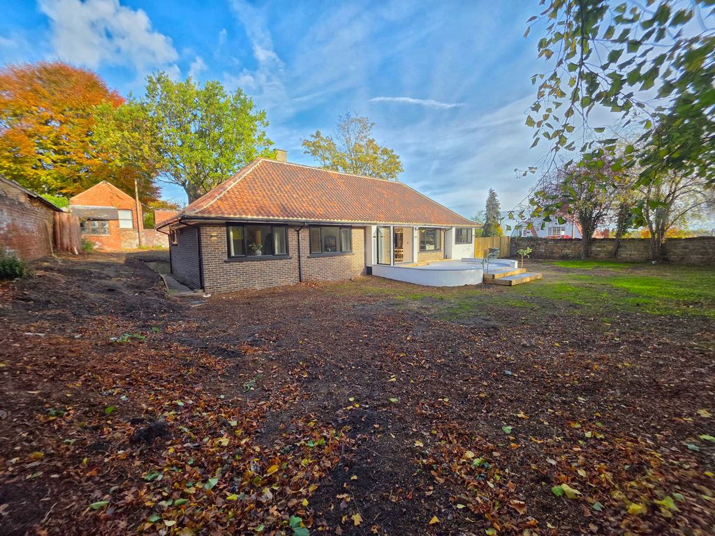 Property photo 3 of 41