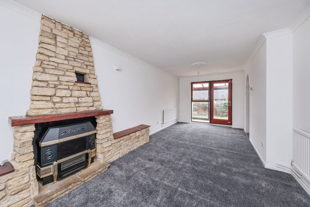 Property photo 2 of 20