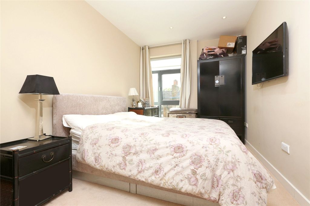 Property photo 3 of 6 Picture No. 14