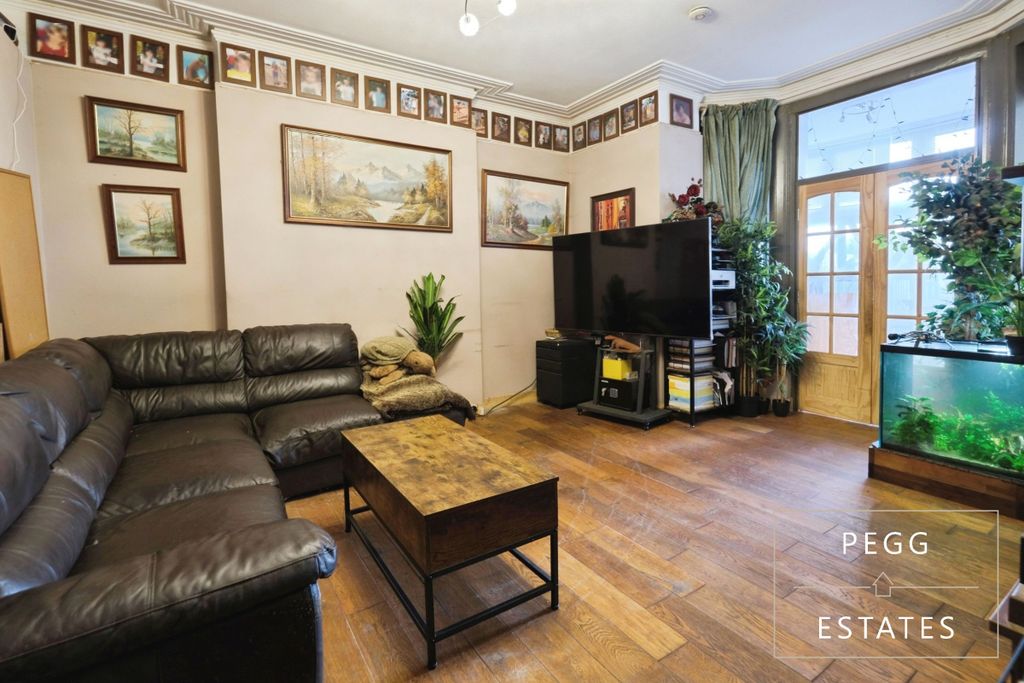 Property photo 2 of 39