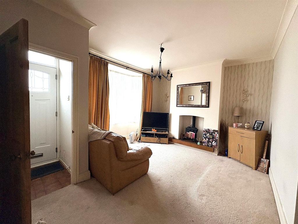 Property photo 2 of 20 Lounge 2.Jpg