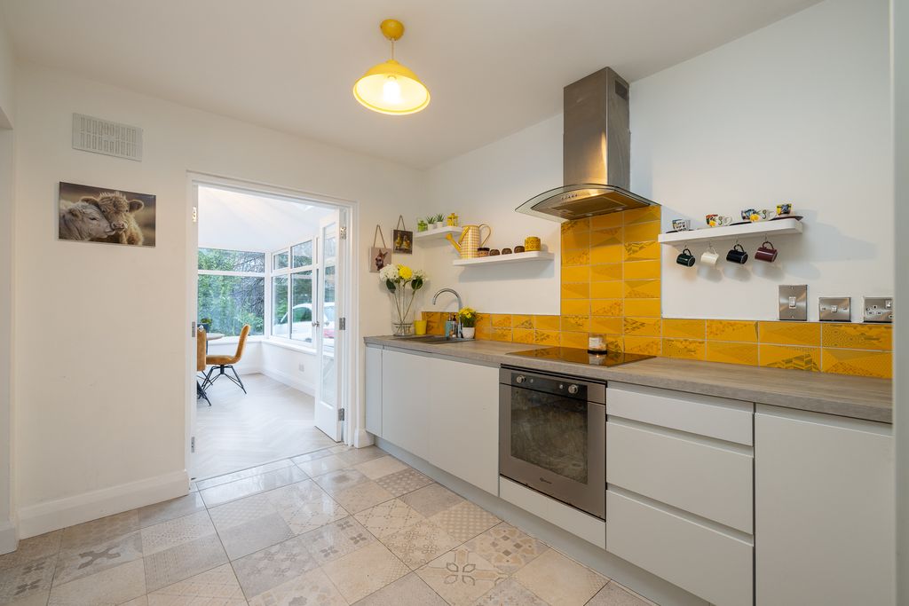 Property photo 3 of 27