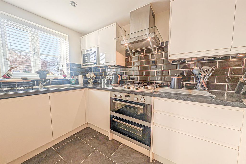 Property photo 3 of 13 Kit 1.Jpg