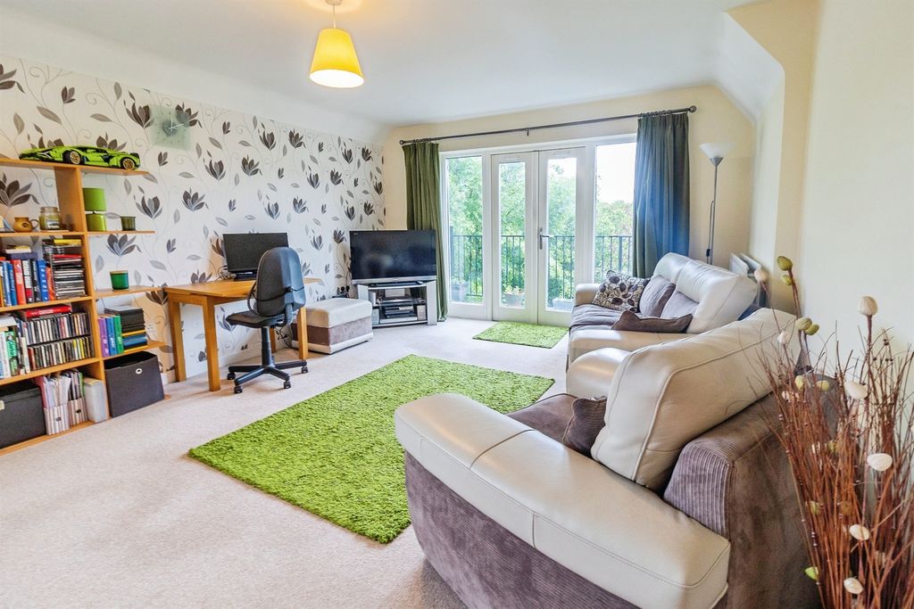 Property photo 3 of 17