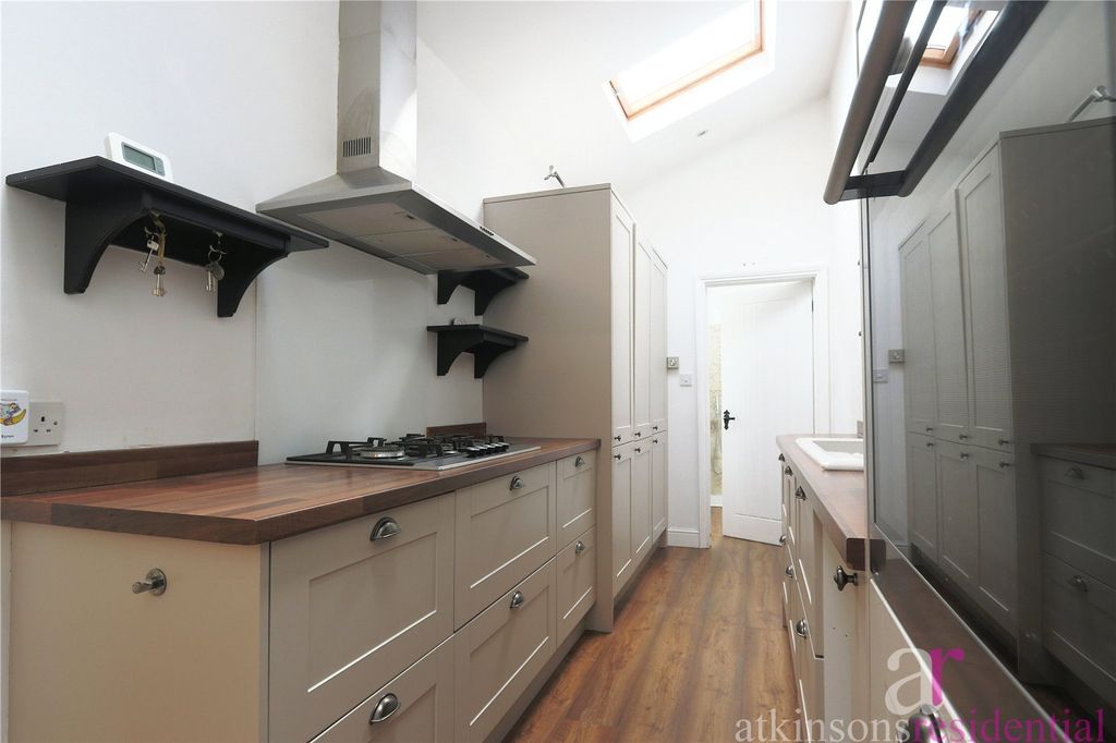 Property photo 3 of 15 Picture No. 16