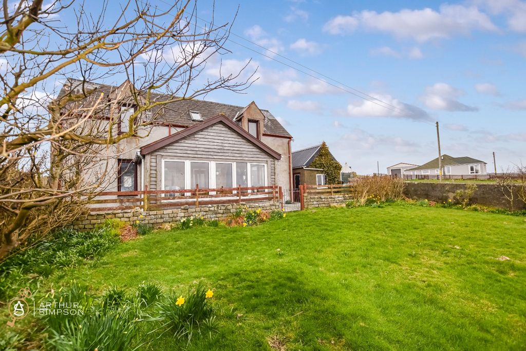 Property photo 1 of 40 4080273