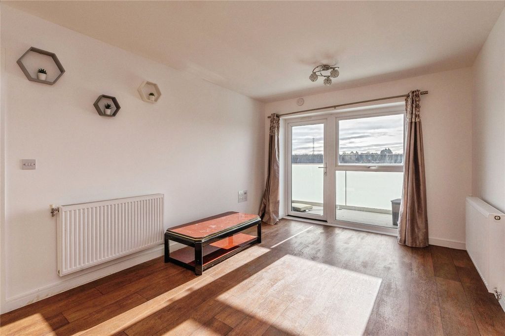 Property photo 3 of 16 Photo