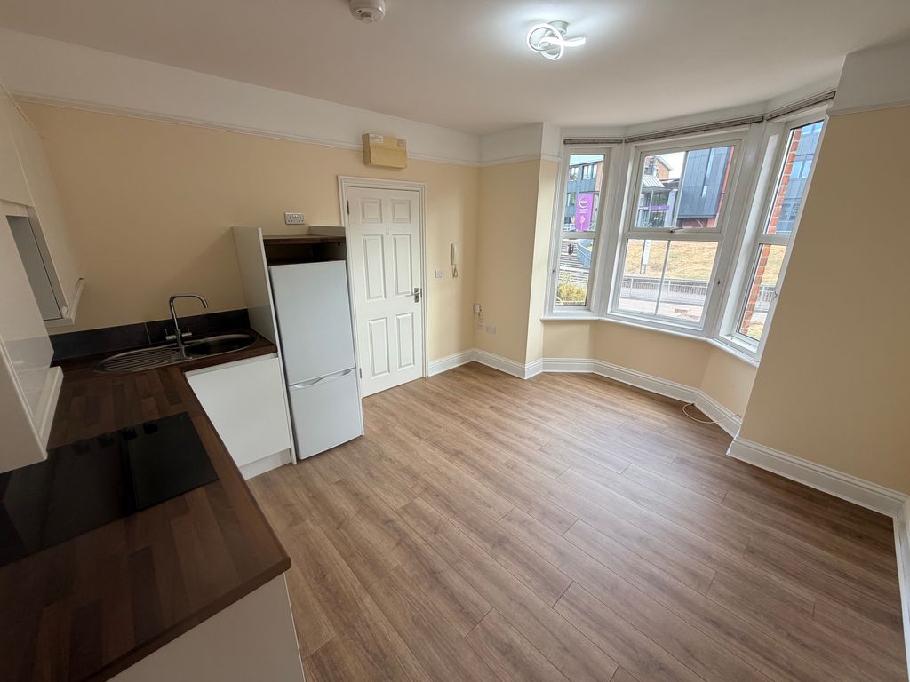 Property photo 3 of 6 Lounge/Dining Room
