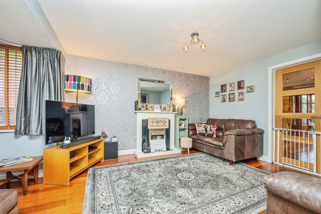 Property photo 3 of 14